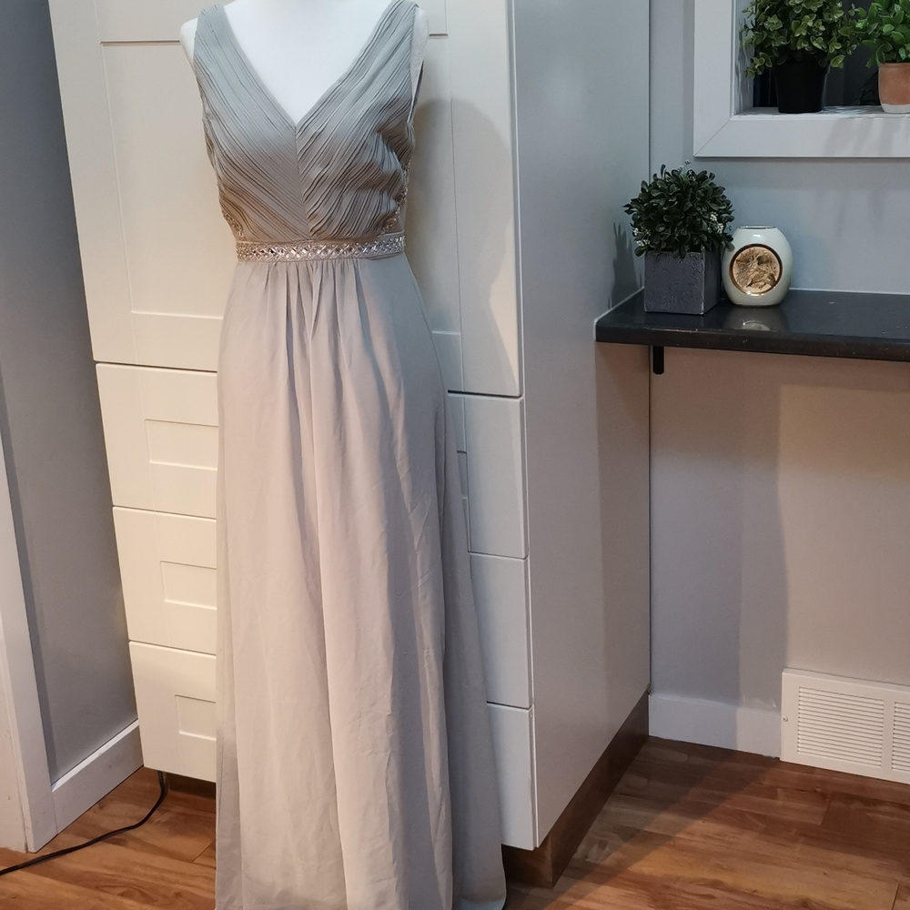 Final discount! Clearance! Minuet evening gown